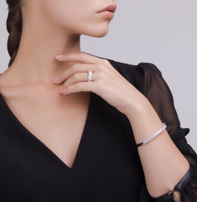 Серебряные украшения — купить ювелирное изделие из серебра недорого в ...